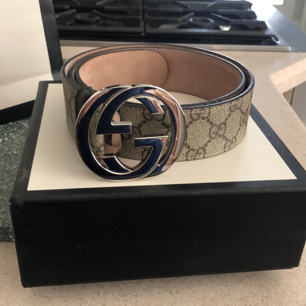 Men’s Gucci belt - Picture 2 of 3